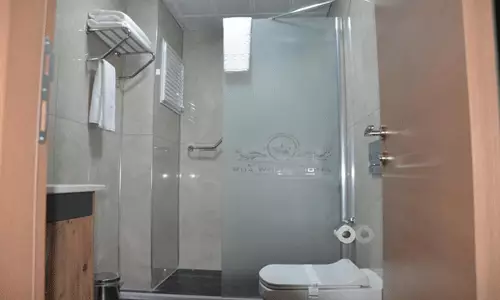 هتل روا ورلد وان